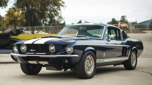 10 vintage cars that still deliver strong performance