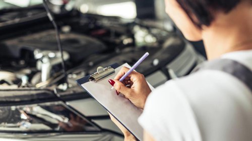 490 euros al año en Mercedes y 160 en Hyundai: la OCU destapa un abismo al pasar por el taller