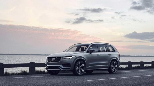 SUV, This 3-row luxury SUV costs around $40K and beats most new family SUVs
