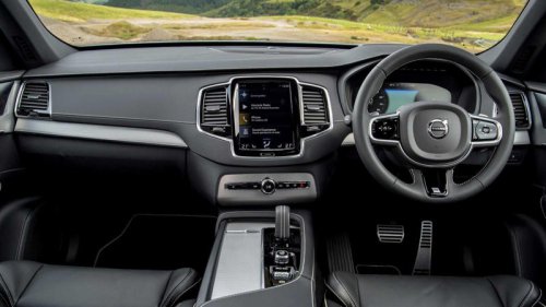 SUV, This 3-row luxury SUV costs around $40K and beats most new family SUVs