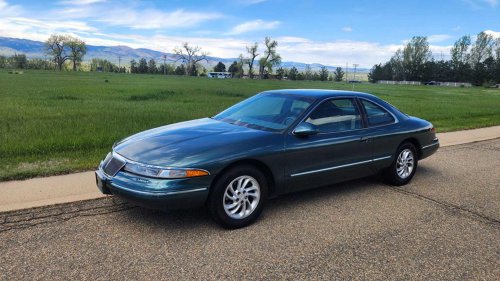 If you want a cheap luxury coupe, this V8 Lincoln could be perfect