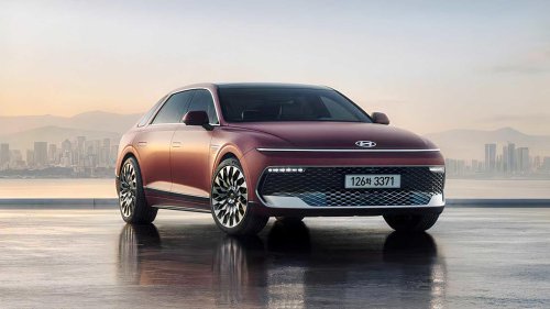 The new Hyundai Grandeur gets a Genesis-level interior