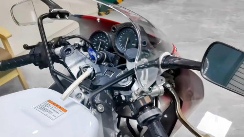 Abandoned Honda CBR250RR MC22 restored after 33 years