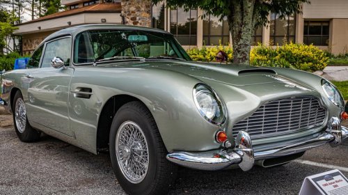 12 of the most beautiful vintage cars every collector wants
