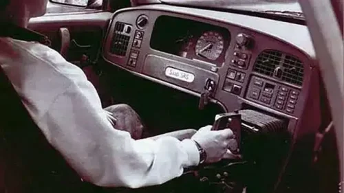 Mystery of car from photo of 1960s London was unsolved for years with people baffled over what it is