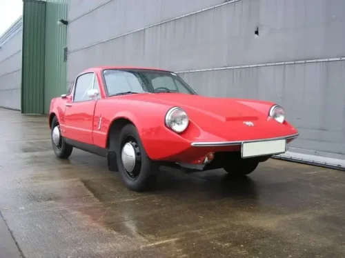 Mystery of car from photo of 1960s London was unsolved for years with people baffled over what it is