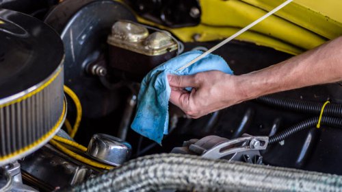 Do classic cars need specific kinds of oil?