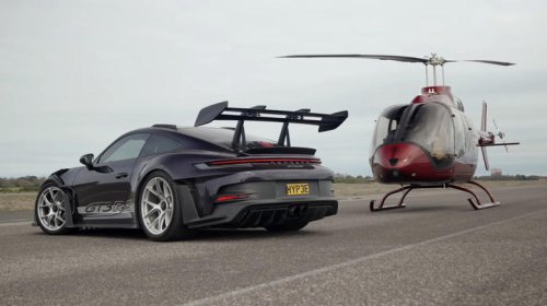 Watch this twin-turbocharged Porsche 911 GT3 RS outrun a helicopter
