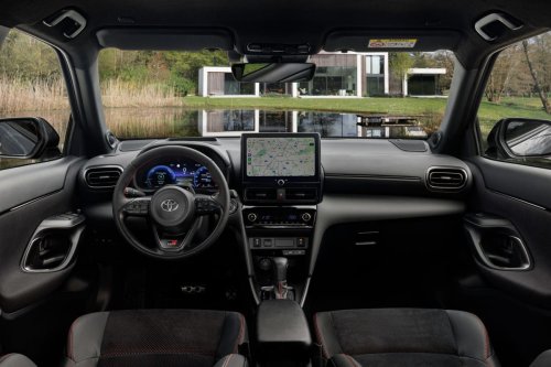 Toyota, Toyota Yaris Cross, Toyota Yaris Cross 2026: el superventas cambia de cara