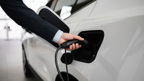 Los grandes frenos del coche eléctrico en España