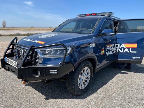 La Policía sigue apostando por el diésel y estrena 27 todoterrenos coreanos con reductora