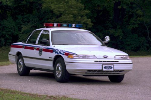 En imágenes: coches de policía estadounidenses del pasado y del presente