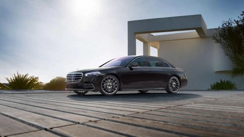 Mercedes-Benz, Mercedes-Benz S-Class, Mercedes-Benz S-Class: The last V8 sedan standing