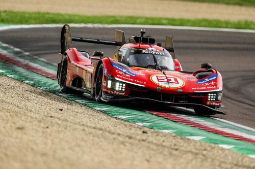 Toyota sale de su escondite