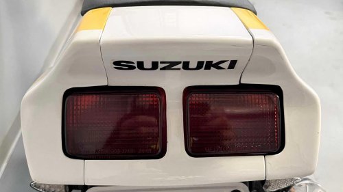 Suzuki RGV250: Why this two-stroke was faster than modern superbikes