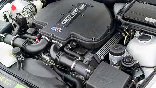 10 V8 sedans and SUVs we miss