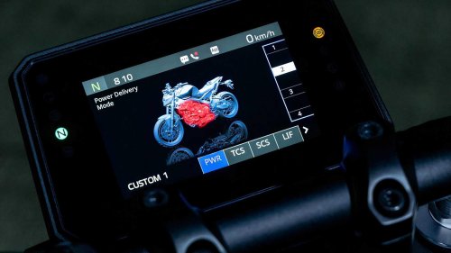 The naked bike that embarrasses liter sports bikes on real roads
