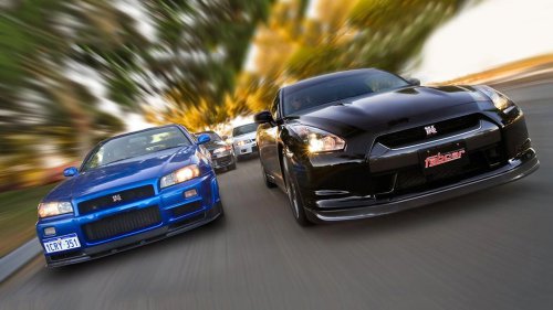 日産スカイライン新型ティザー公開、丸型テールランプ復活と450psエンジンで「あの頃」を超えにくる