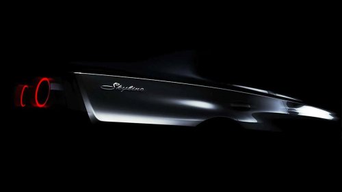 日産スカイライン新型ティザー公開、丸型テールランプ復活と450psエンジンで「あの頃」を超えにくる