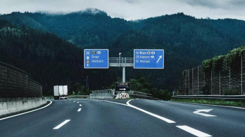 El país de Europa en el que hay que hacer una 'reserva' para salir de la autovía