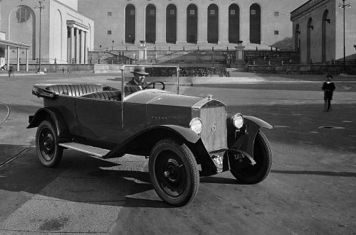 The first-ever cars of the world's most famous automakers