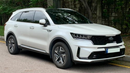 10 vehicles proving hybrids are making a bigger comeback than EVs
