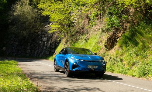 Alpine, A fondo con el Alpine A390 en tramo cerrado: ¿cuánto puede dar de sí cuando la carretera es tuya?