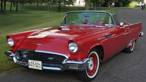 20 cars that everyone thought would become collectibles but somehow aren’t