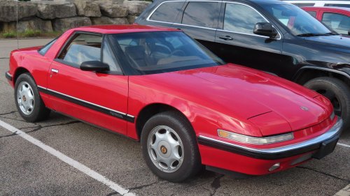 20 cars that everyone thought would become collectibles but somehow aren’t
