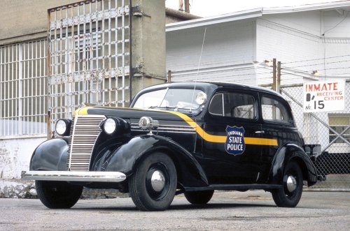 En imágenes: coches de policía estadounidenses del pasado y del presente