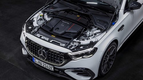 Mercedes-Benz, Mercedes-Benz S-Class, Mercedes-Benz S-Class: The last V8 sedan standing