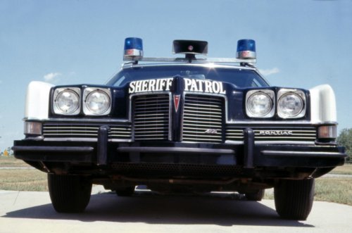 En imágenes: coches de policía estadounidenses del pasado y del presente