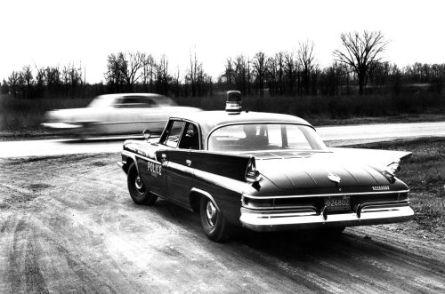 En imágenes: coches de policía estadounidenses del pasado y del presente