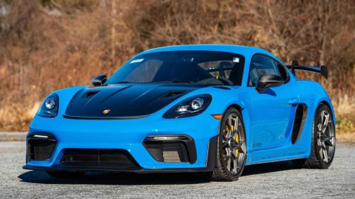 The Porsche 718 Cayman GT4 RS is the mid-engine Porsche to beat