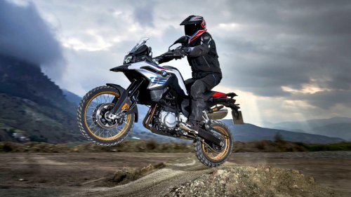 Triumph Tiger 900 GT: The balanced midweight adventure bike