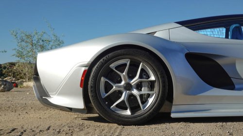 Driving Czinger's $2.7m hypercar makes you feel like a fighter pilot