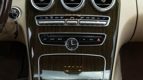 Why some luxury cars still use analog clocks