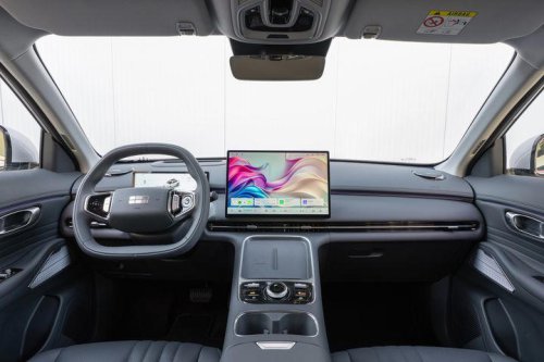 Geely aterriza en España con dos SUV electrificados y yo he sido uno de los primeros en catarlos: he aquí mis impresiones