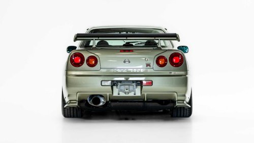 SuperCar, The R34 Skyline GT-R had a digital telemetry screen a decade before any supercar, now you can finally import one