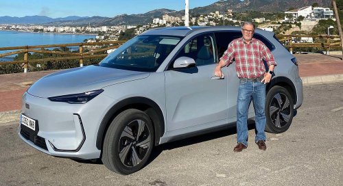 La marca Geely se estrena a lo grande en España con dos SUV electrificados