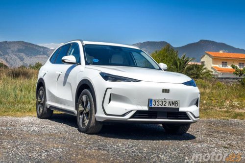 Geely aterriza en España con dos SUV electrificados y yo he sido uno de los primeros en catarlos: he aquí mis impresiones
