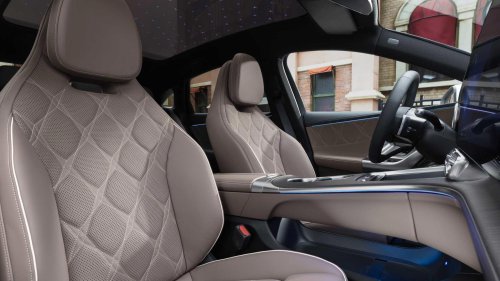 2027 Mercedes-Benz C 400 4MATIC electric interior and exterior picture gallery