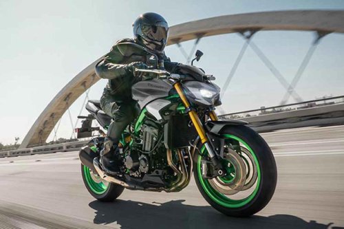 足つきも良いから立ちゴケ皆無! 疲れにくいポジションで大型バイクでも気負わず乗れちゃう「リッターネイキッド」3選