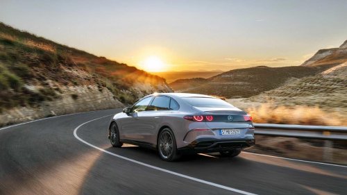 Mercedes-Benz C 400 4MATIC electric: The answer to the BMW i3