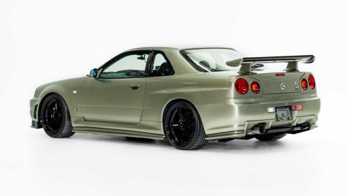 SuperCar, The R34 Skyline GT-R had a digital telemetry screen a decade before any supercar, now you can finally import one