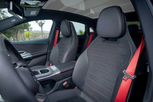 Mercedes, Mercedes Benz Clase C: El heredero se pasa al voltio