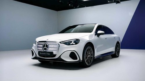 Mercedes-Benz C 400 4MATIC electric: The answer to the BMW i3