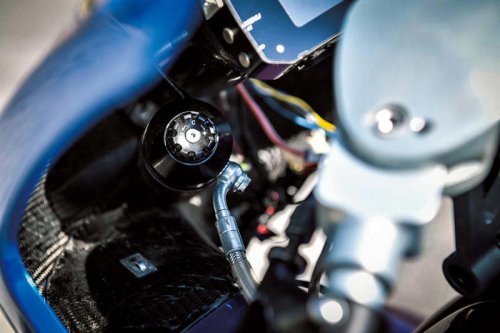 約100kgの2ストVツイン?カーボンモノコックの怪物「VINS DUECINQUANTA」とは?