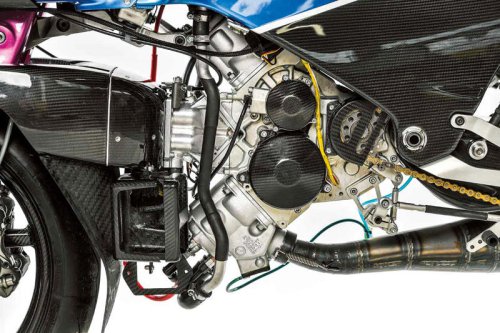 約100kgの2ストVツイン?カーボンモノコックの怪物「VINS DUECINQUANTA」とは?