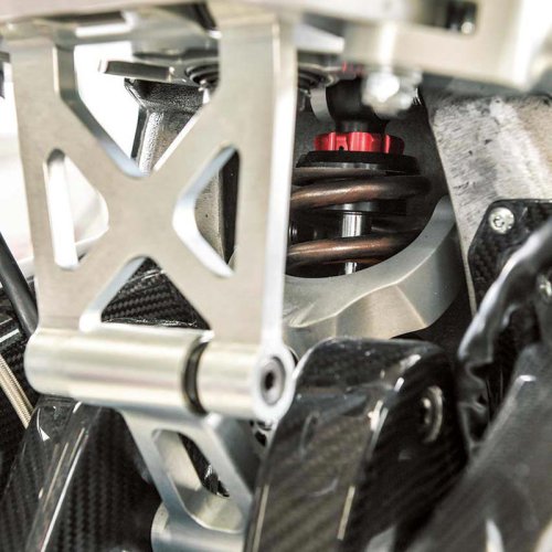 約100kgの2ストVツイン?カーボンモノコックの怪物「VINS DUECINQUANTA」とは?